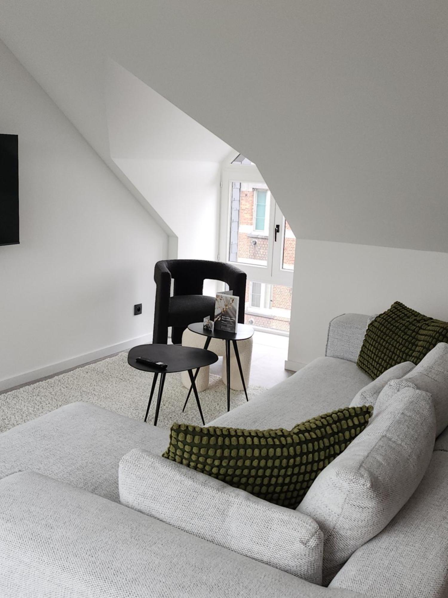 Business 'loft' Intimate *