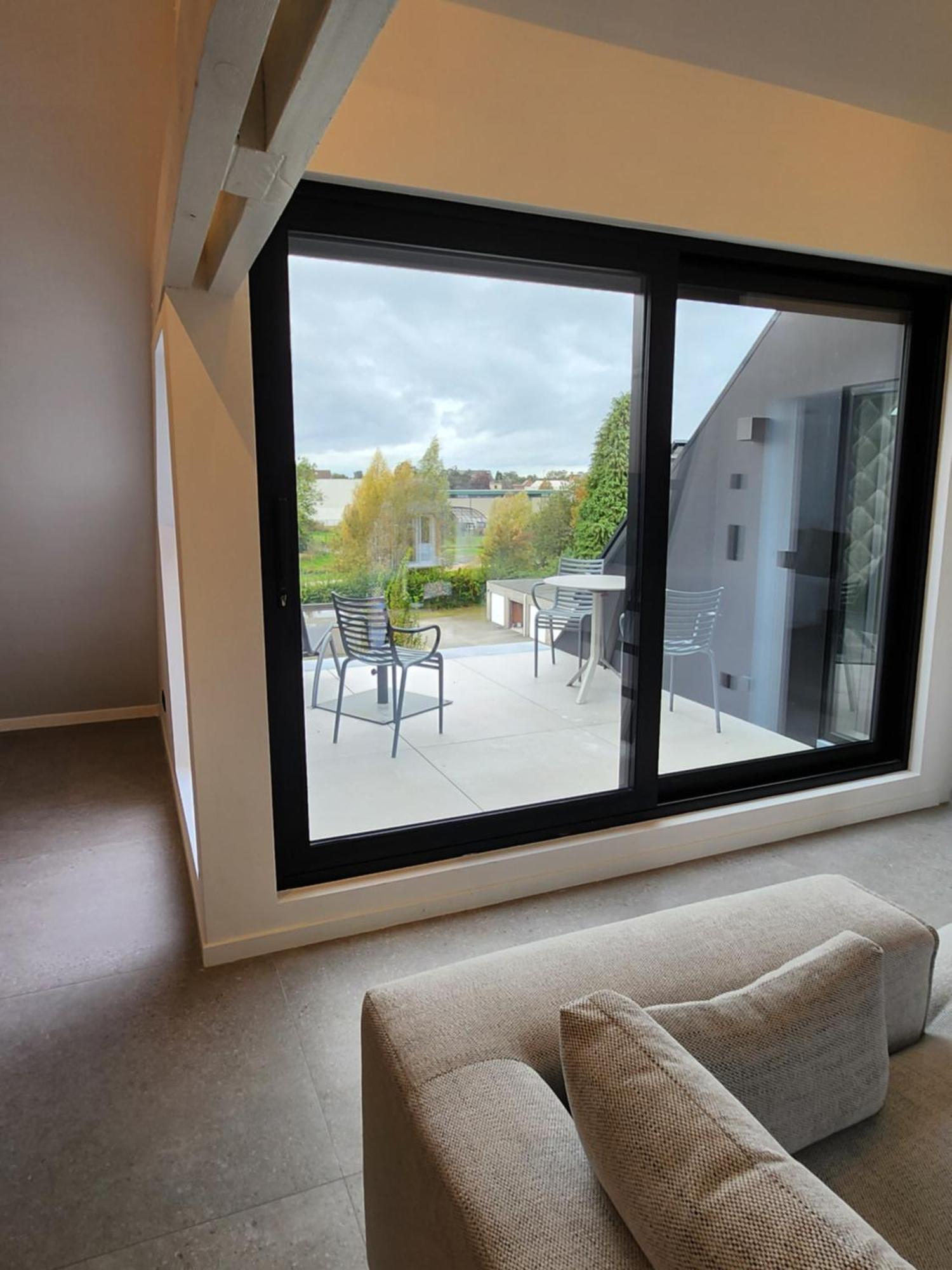 Apartment Business 'loft' Intimate